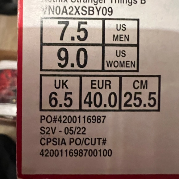 Vans X Stranger Things Sk8 Hi 7.5, 9, 9.5, 11.5 - Picture 7 of 12